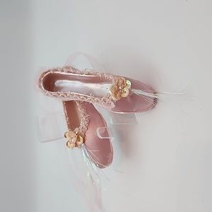 Ballet Shoes pink Decor with Sequins and pink ribbon to display